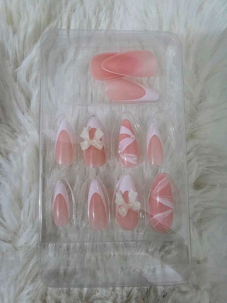 💅French Tip Press-On Nails with Bows💅