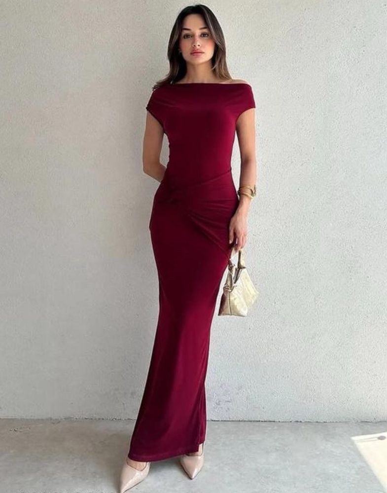 Elegant Off-Shoulder Maxi Dress