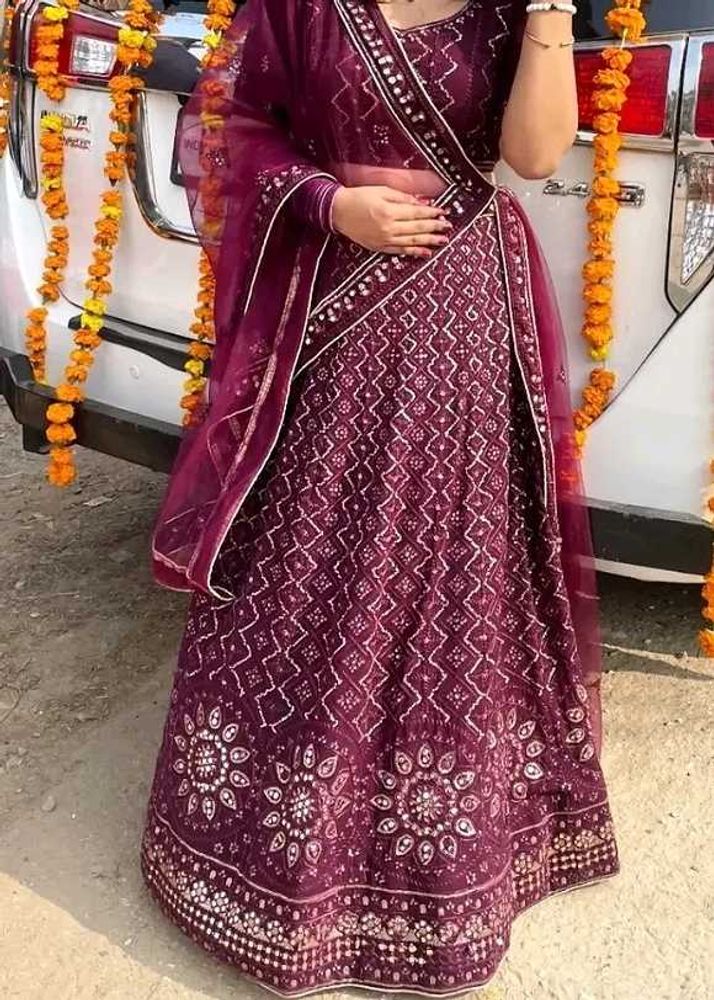Elegant wine lahenga