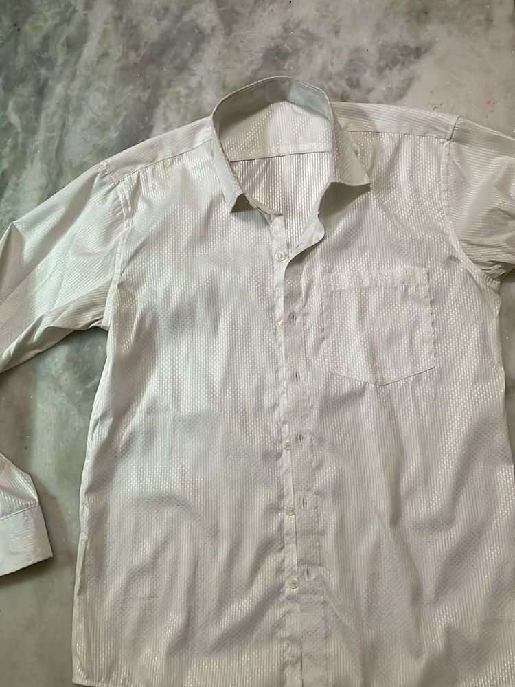 Classic Men's White Textured Shirt