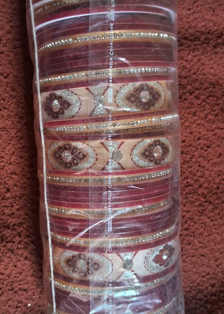 Beautiful Maroon &amp; Gold bride churda