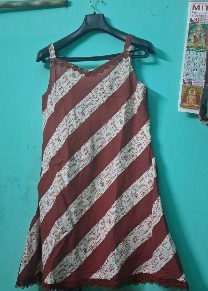 Comfortable Striped Kurti with Lace Trim