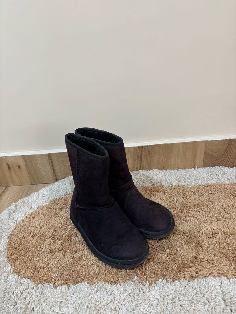 Cozy Black Suede Boots