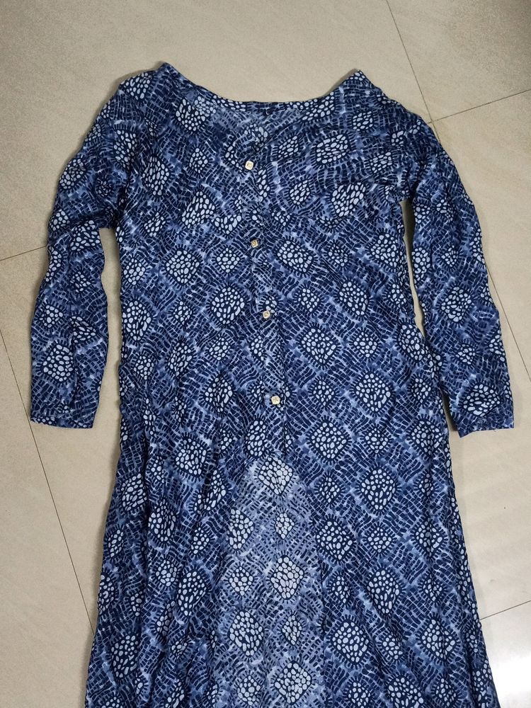 A Trendy V Cut Dresses For Womens