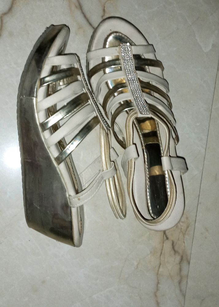 Childern's Golden Wedges