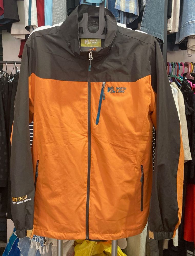 North Land Windbreaker Jacket
