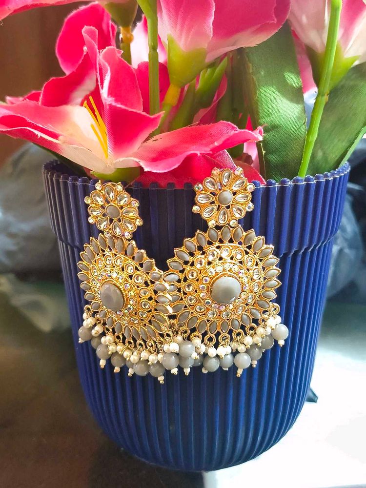Elegant Grey Stone Jhumkas