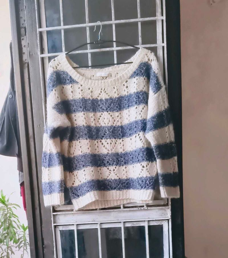 Very Beautiful Curesia Crop Top