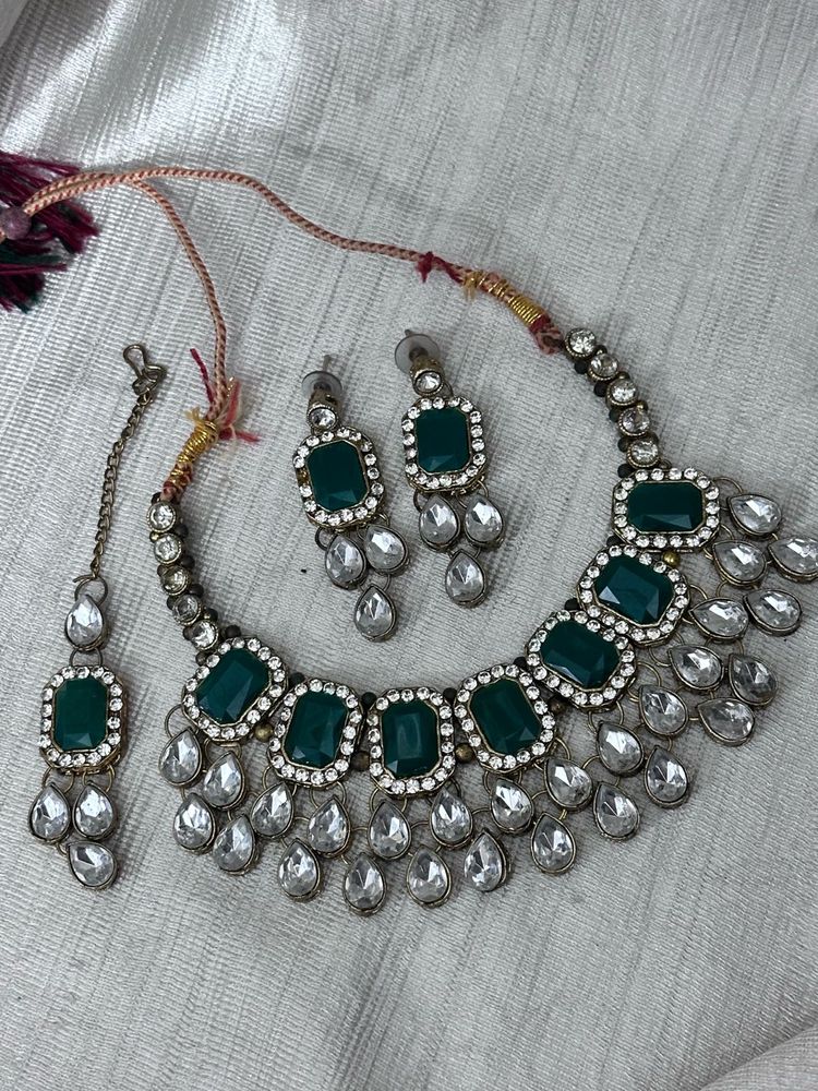 Emerald &amp; Crystal Necklace Set