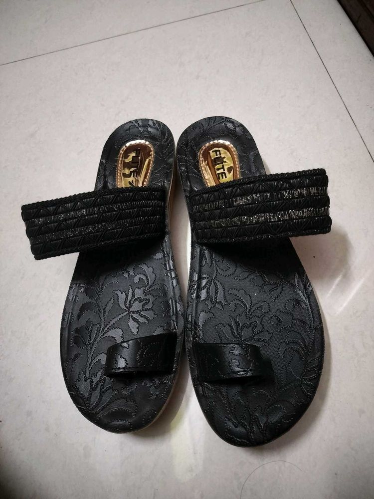 Black Toe-Loop Flite Sandals