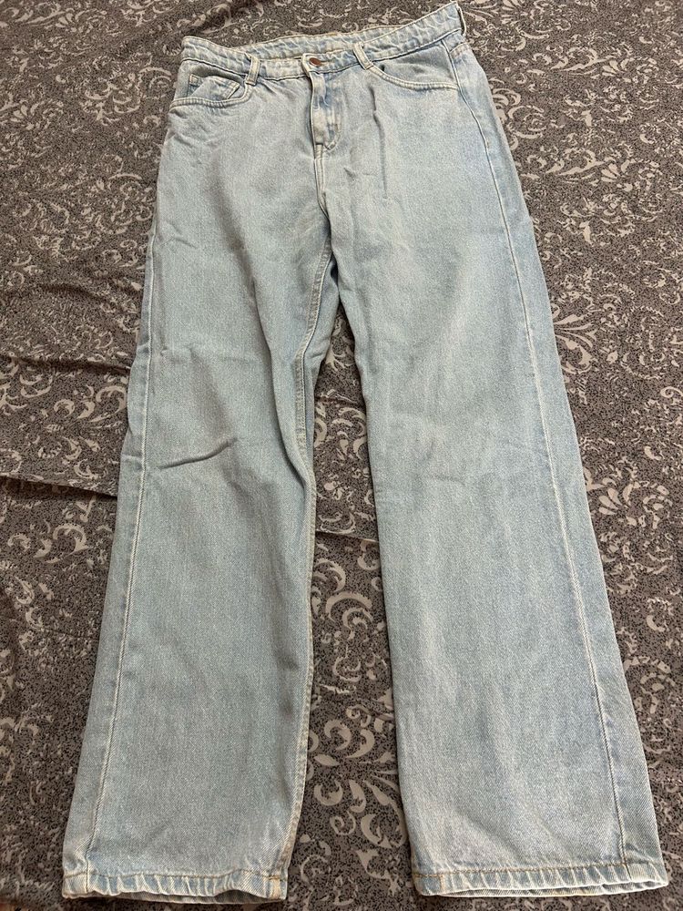 Wide Leg Light Wash Jeans