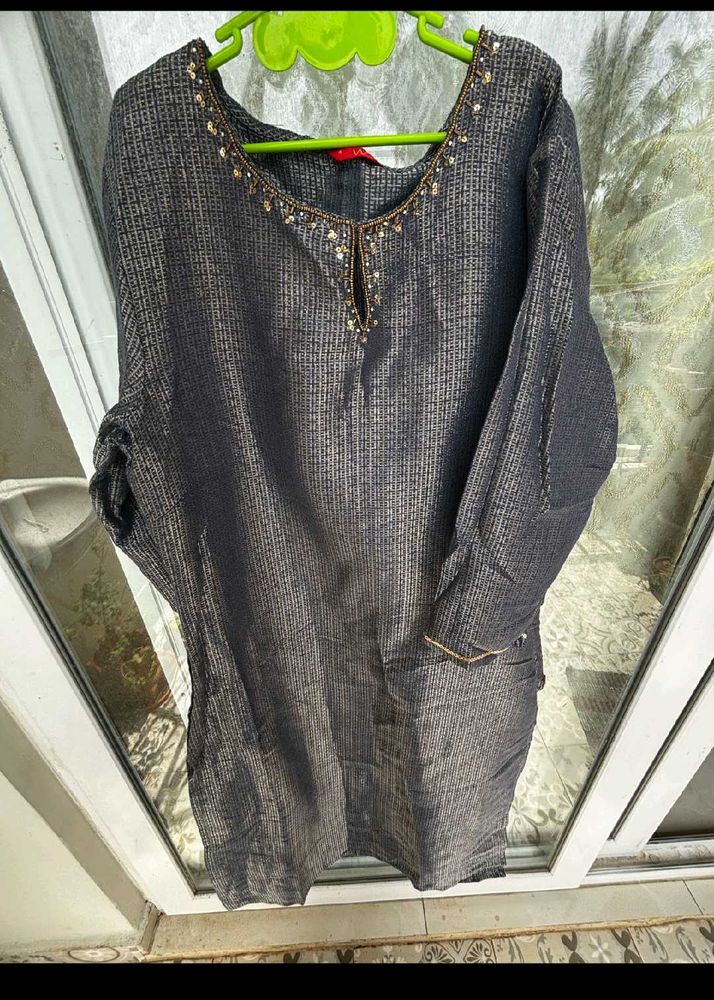 Elegant Kurta with Embellished Neckline