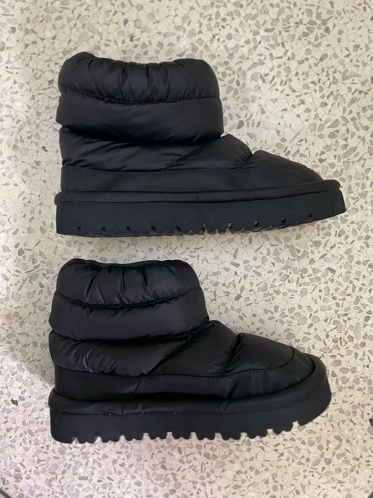 Black Puffer Boots