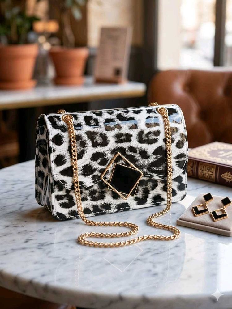 Chic Leopard Print Chain Bag