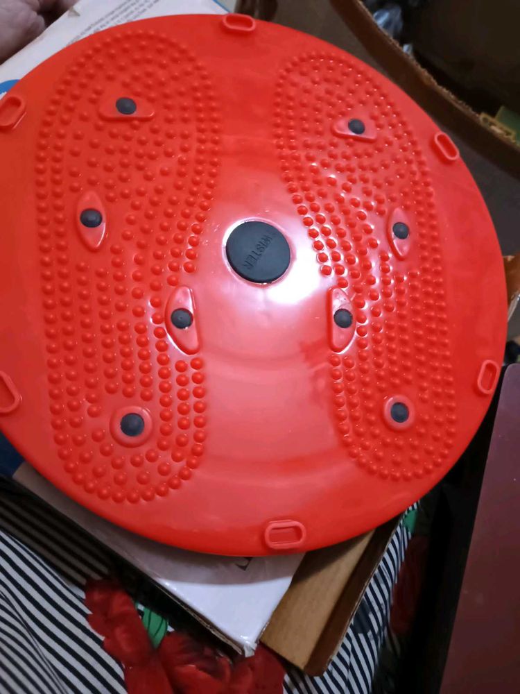 Waist Twisting Disc &amp; Tummy tukker ( no coins )
