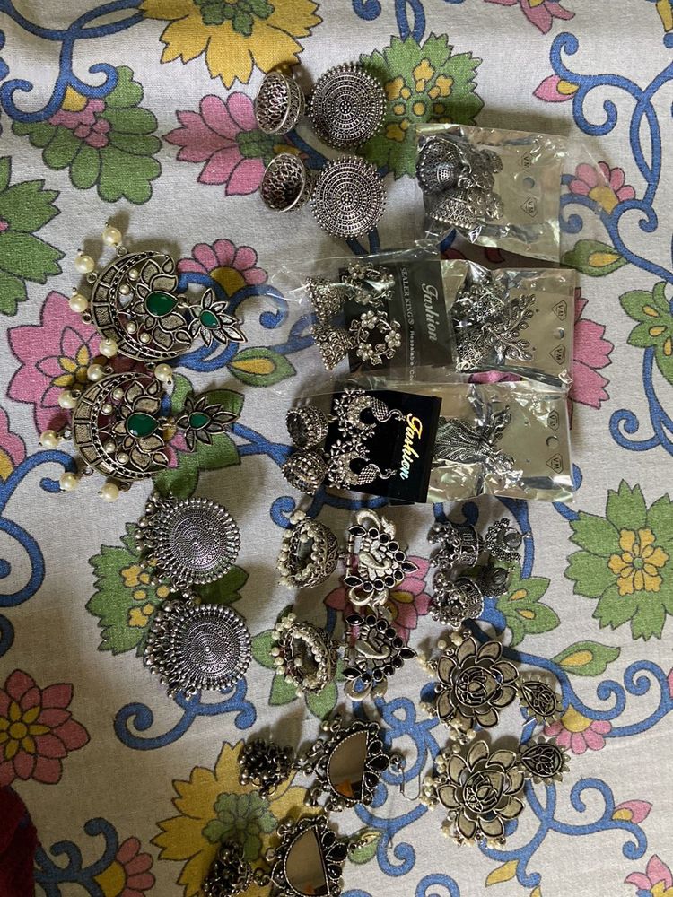 12 Earrings Pcs