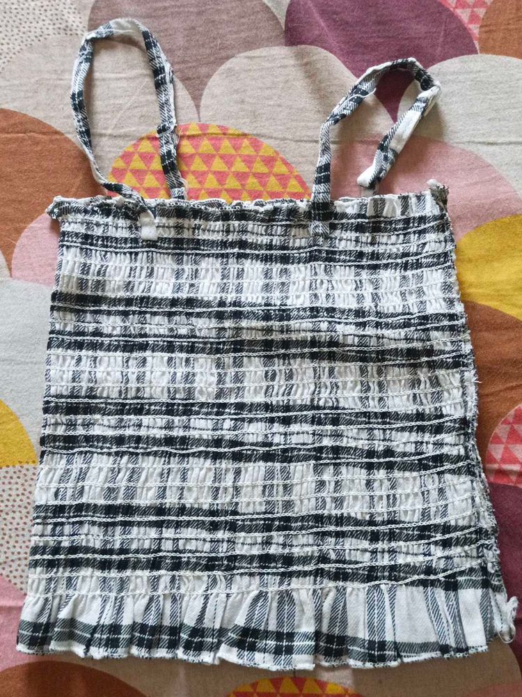 stylish tube top for casual look