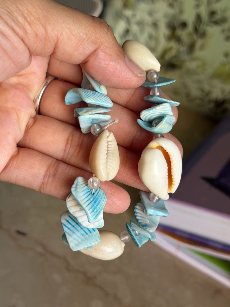 Boho Shell &amp; Blue Beaded Bracelet