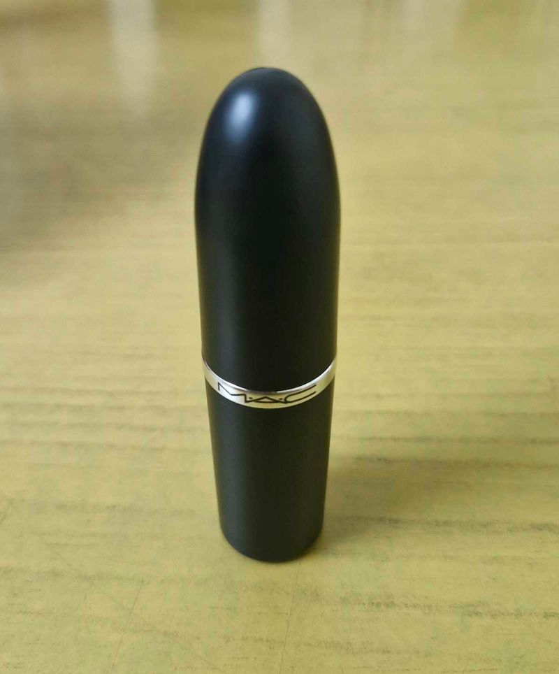 MAC Maximal Sleek Satin Lipstick - Truth be untold