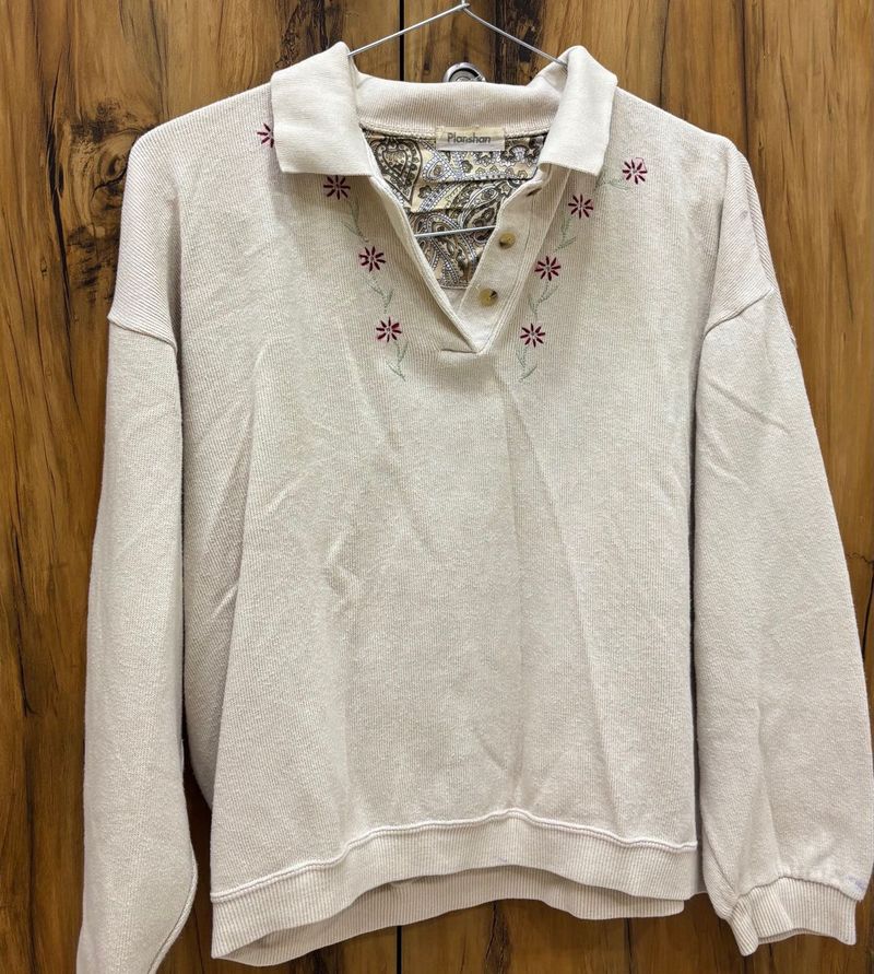 Cute Embroidered Collared Sweater size medium
