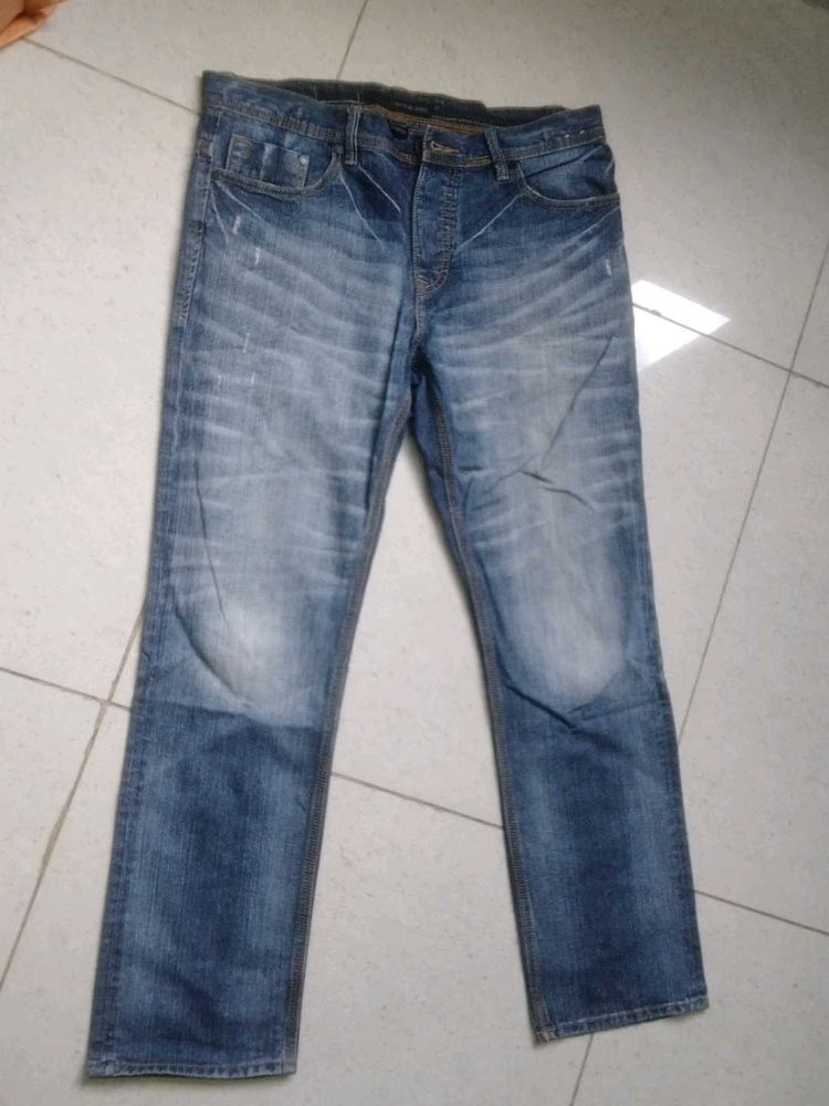 Calvin Klein Women's Blue Distressed Jeans