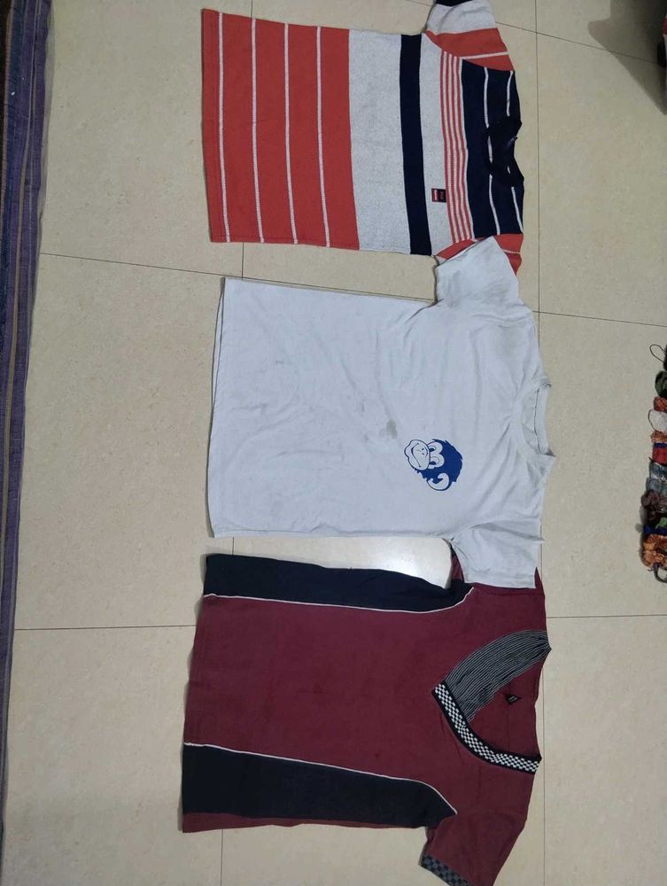 Bundle of 3 T-shirts