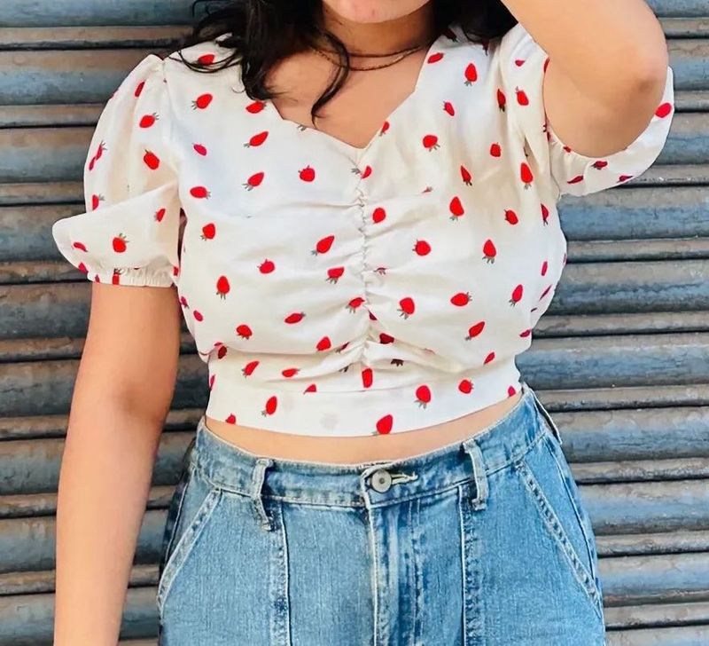 Cute Strawberry Print Cropped Top