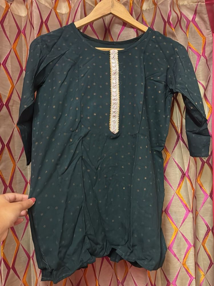 Elegant Teal Kurta with Gold Dots