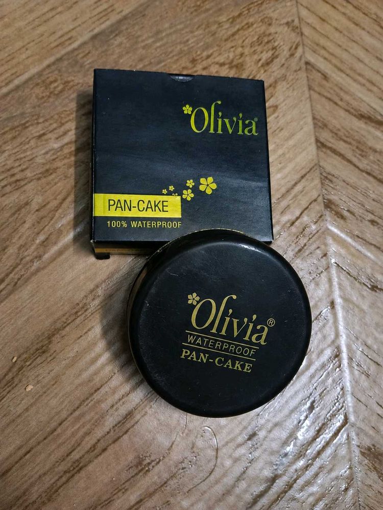 Olivia Waterproof Pan-Cake Foundation