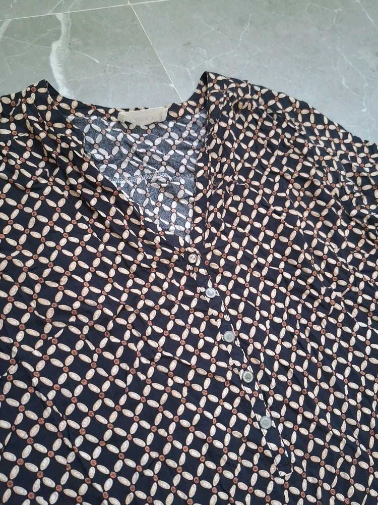 Chic Printed V-Neck Top