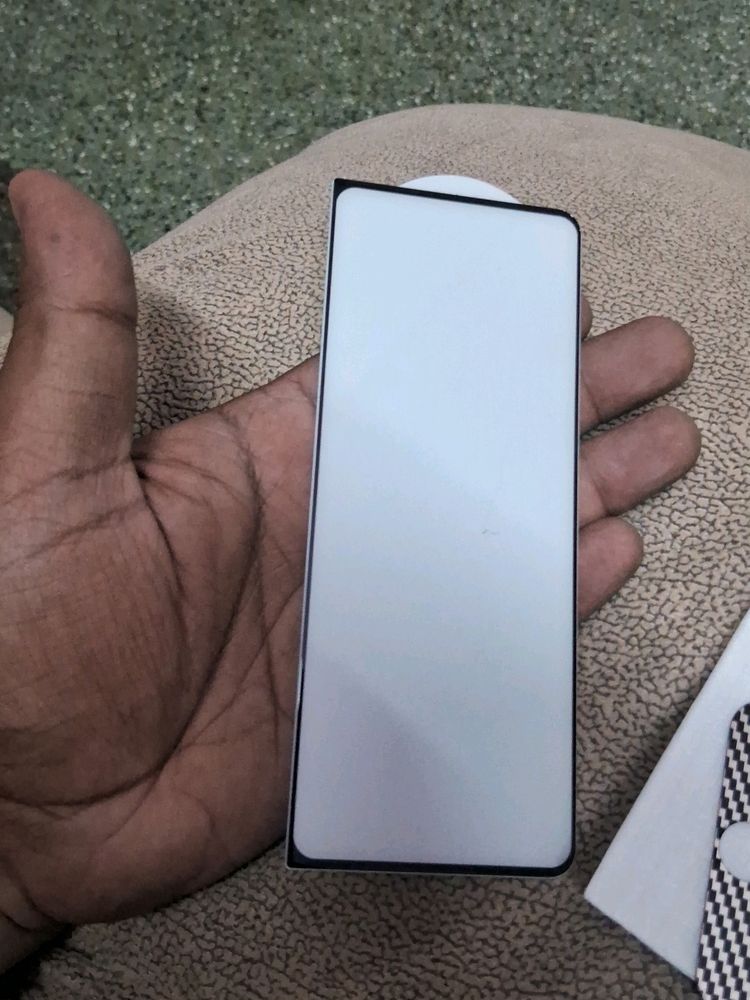 FOLD 4 FRONT GLASS SCREEN GUARD.