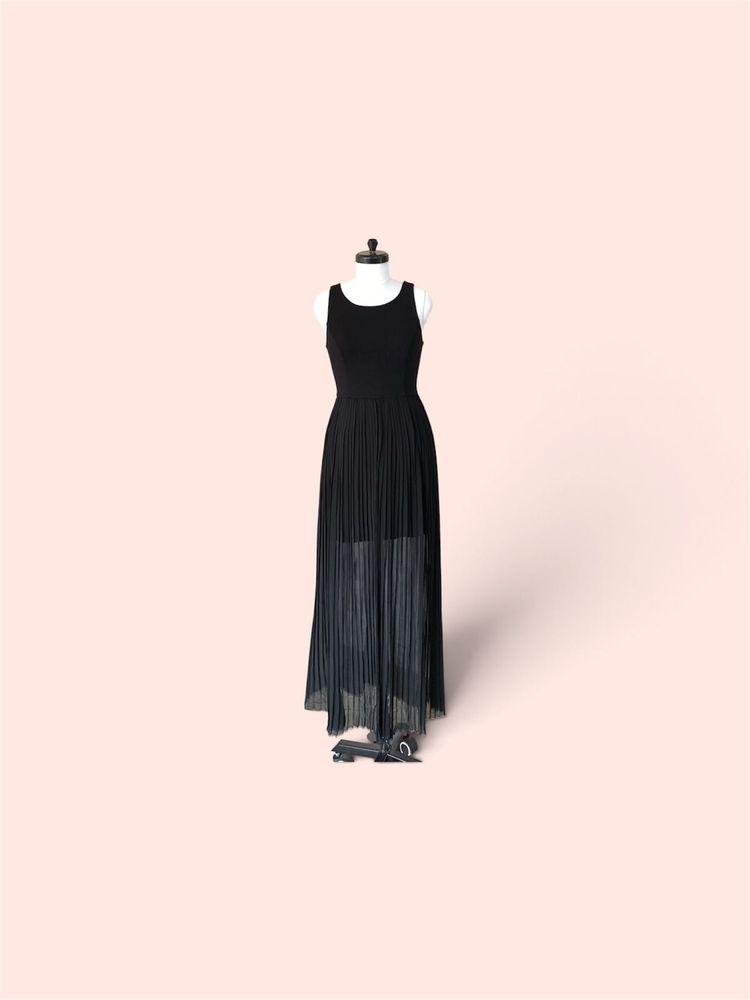 Elegant Black Pleated Maxi Dress
