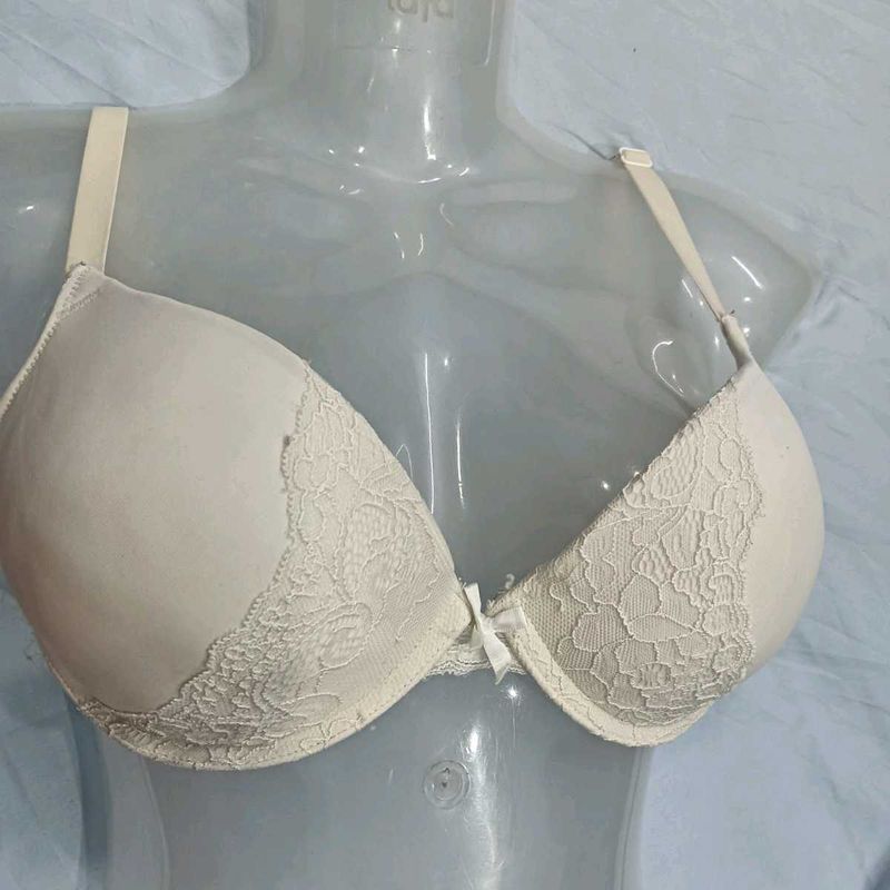 😍 Lace Trim Padded Bra