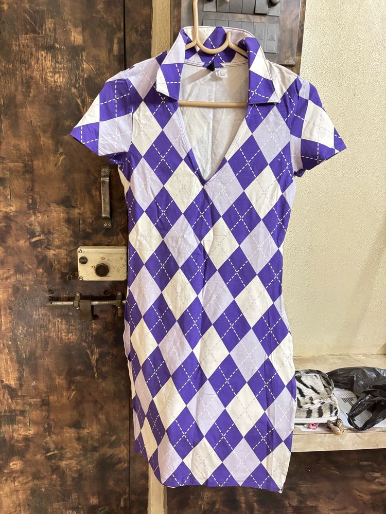 Purple &amp; White Argyle V-Neck Top