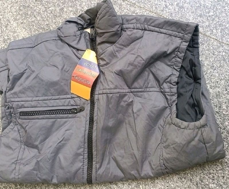 Sleeveless Jacket For Winters