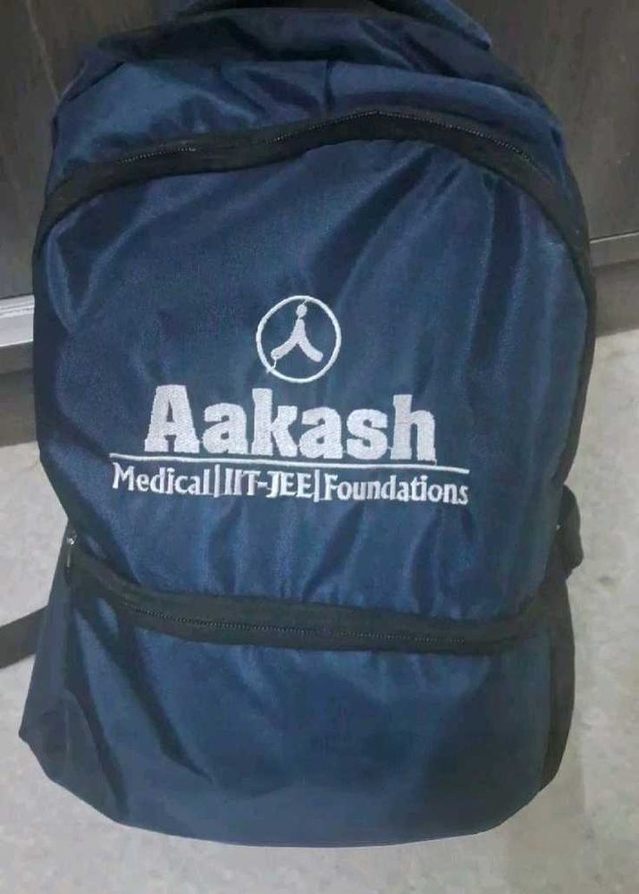 Aakash Medical IIT-JEE Foundations Backpack