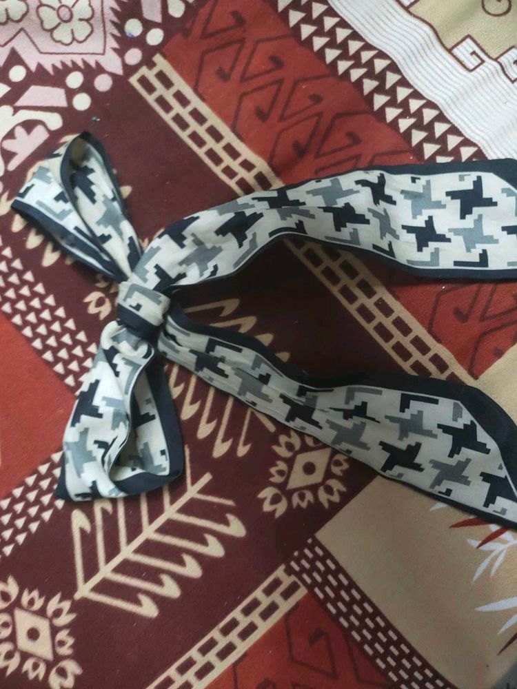 Stylish Patterned Scarf
