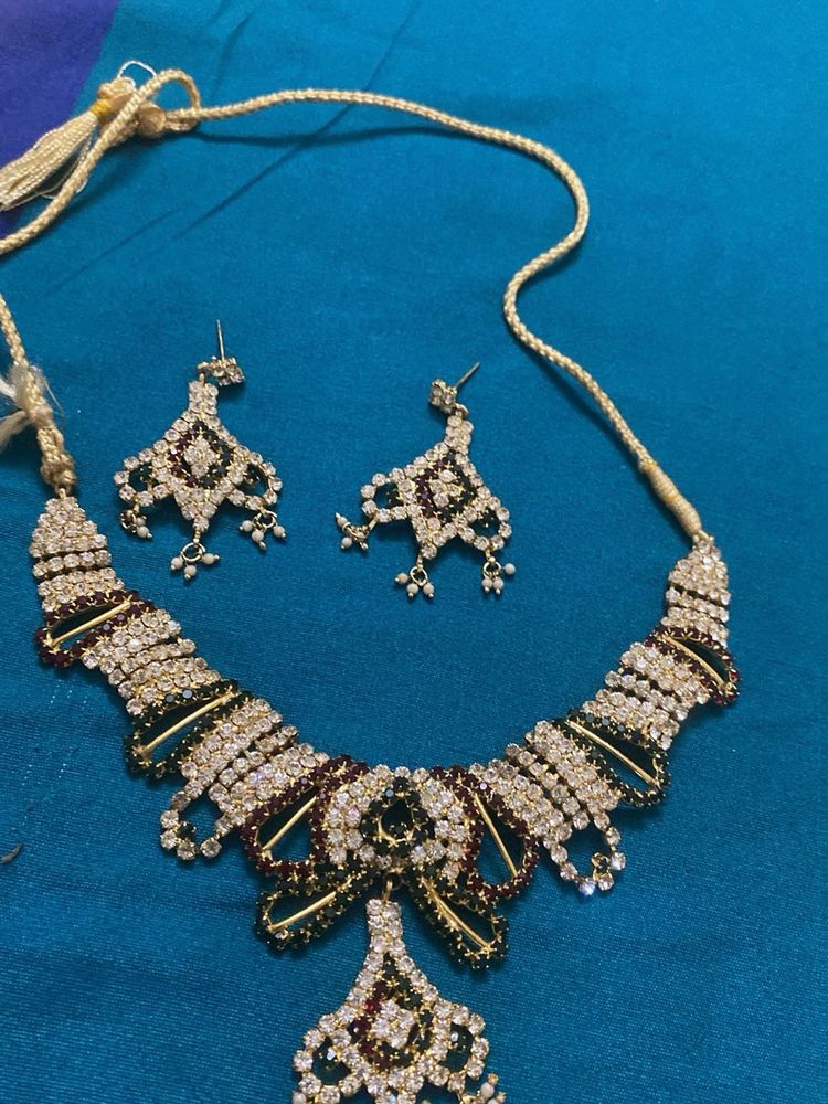 Stunning Indian Necklace and Earring Set
