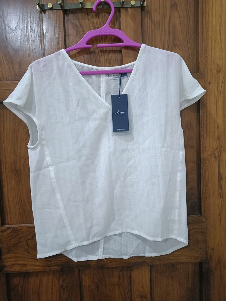 Classy V Neck Mast And Harbour White Top