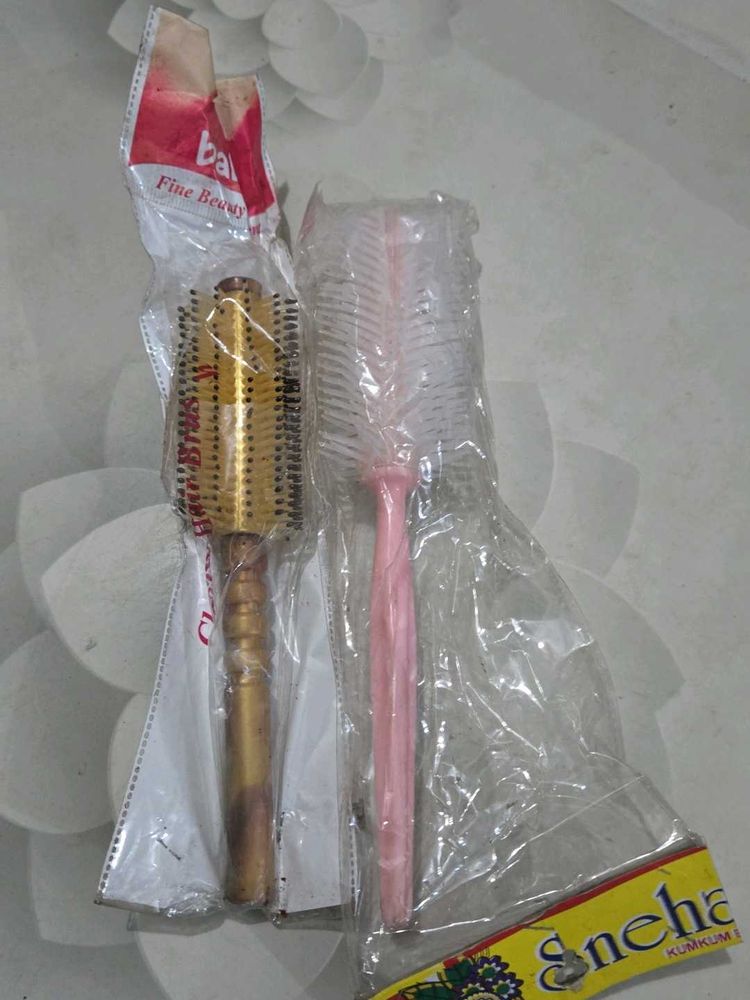 2 Hair Brushes - Gold &amp; Pink