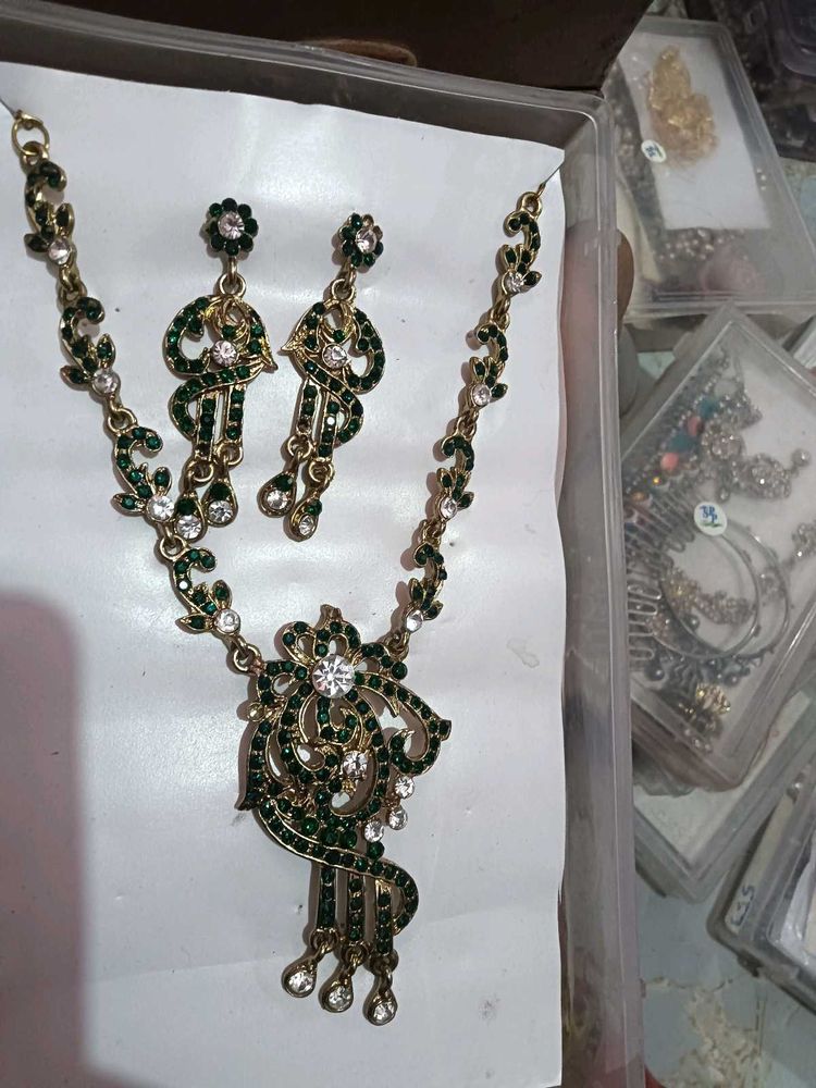 Green &amp; Gold Jewelry Set