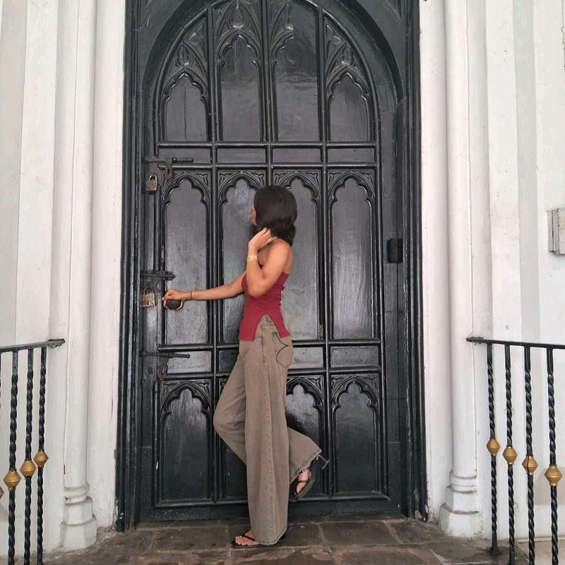 Wide Leg Grey Jeans with a snatching waist element