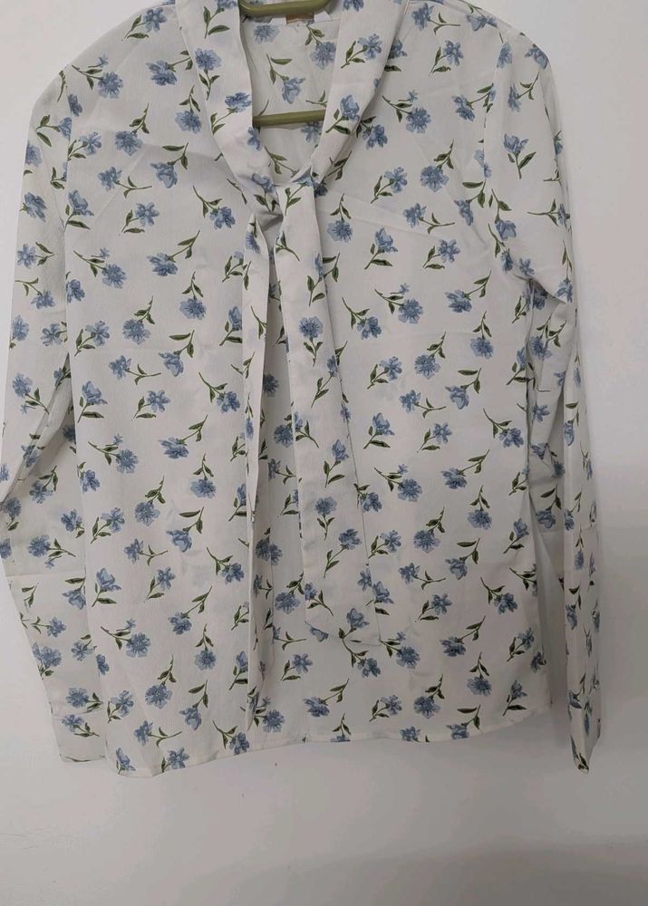 Berrylush white floral print tie-up neck top