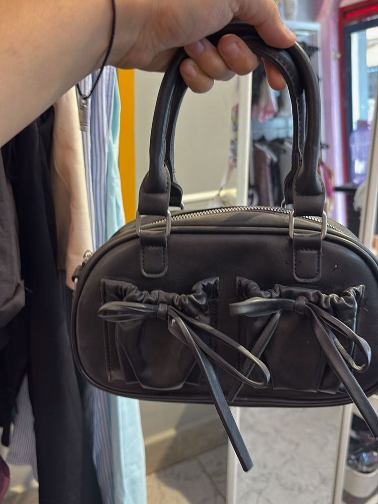 Chic Black Bow Detail Handbag