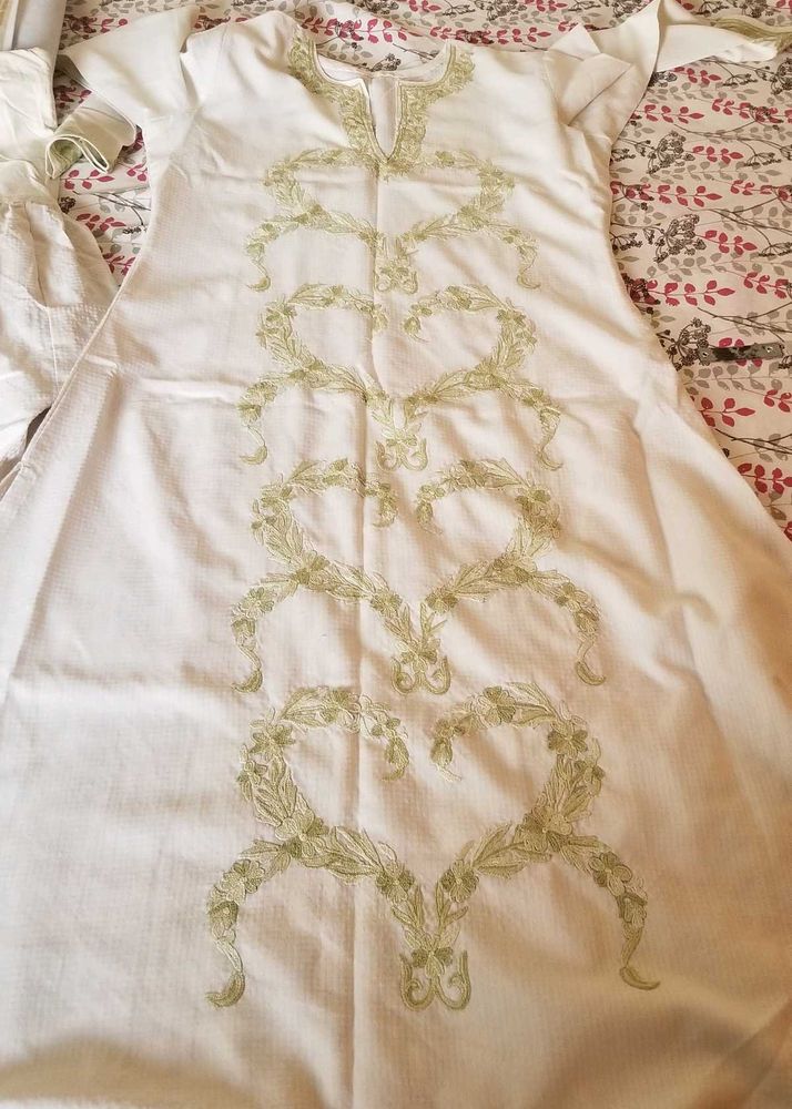 Elegant Embroidered Kurta set