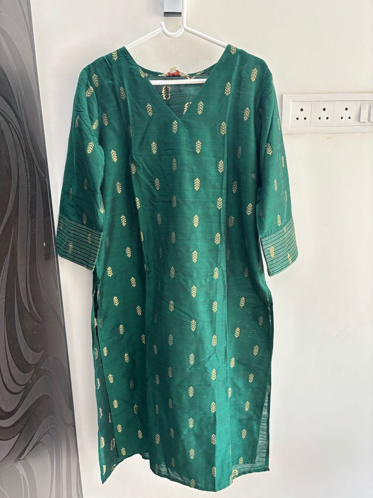 Elegant Green Kurta with Gold Print