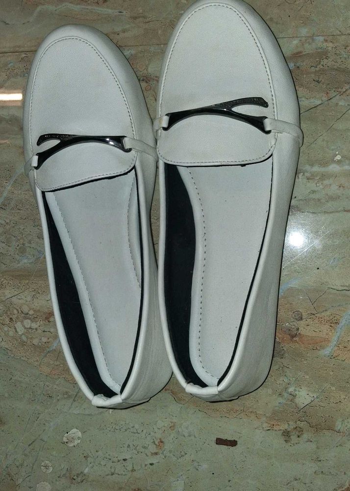 Chic White Loafer Flats