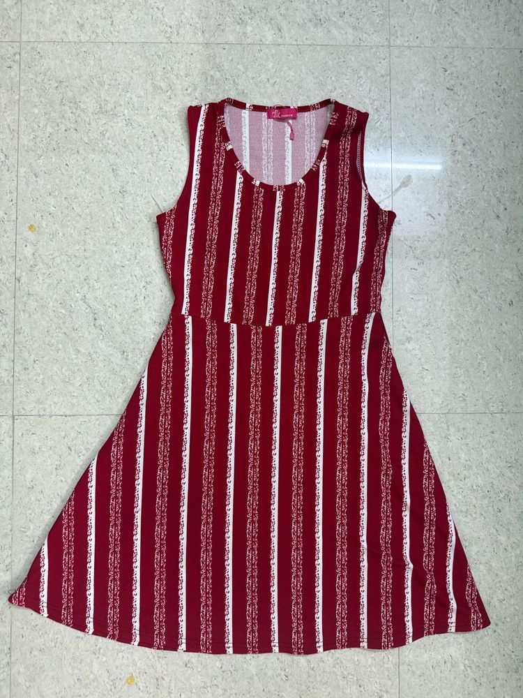 Fitted frock with flare (Imported)