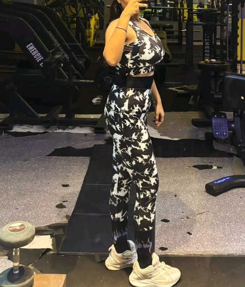 Graphic Gym Set