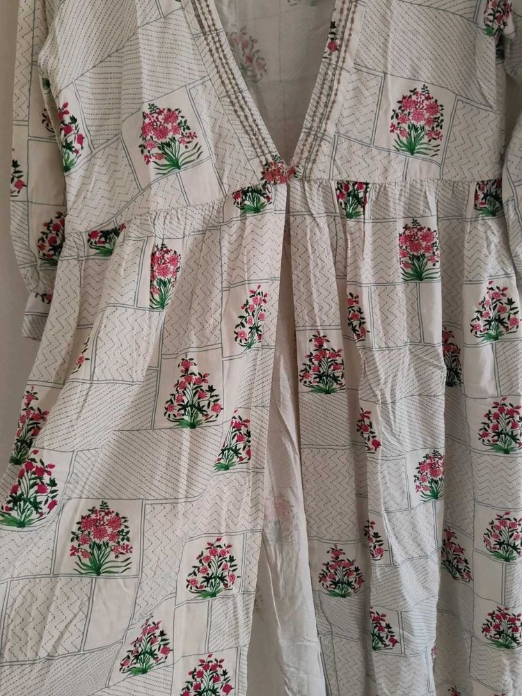 Off-white Kurta with Floral Print